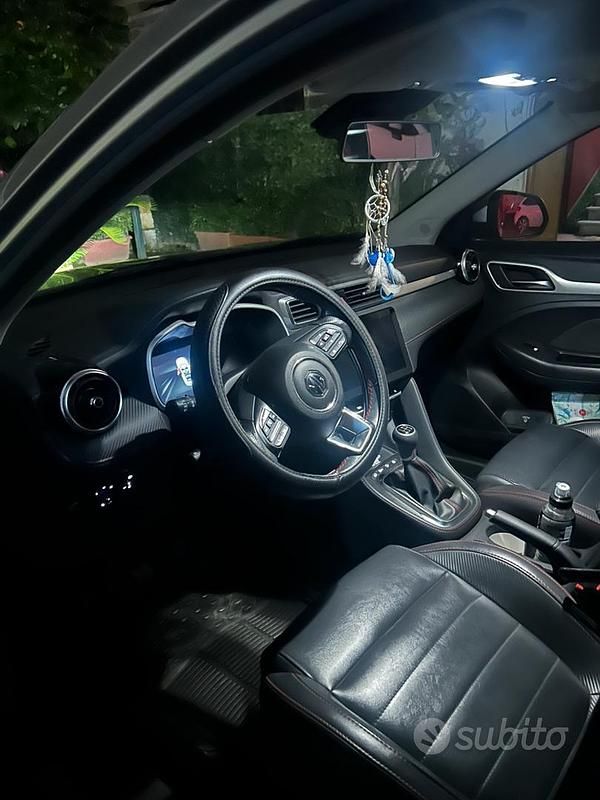 Usata MG ZS Luxury 106 CV (77 kW) 2023 Grigio SUV