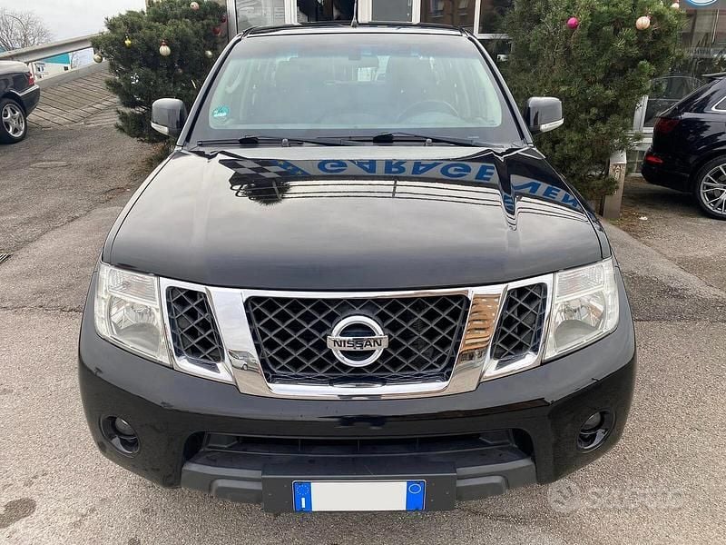 Usata Nissan Navara 190 CV (139 kW) 2014 Nero Pick-up