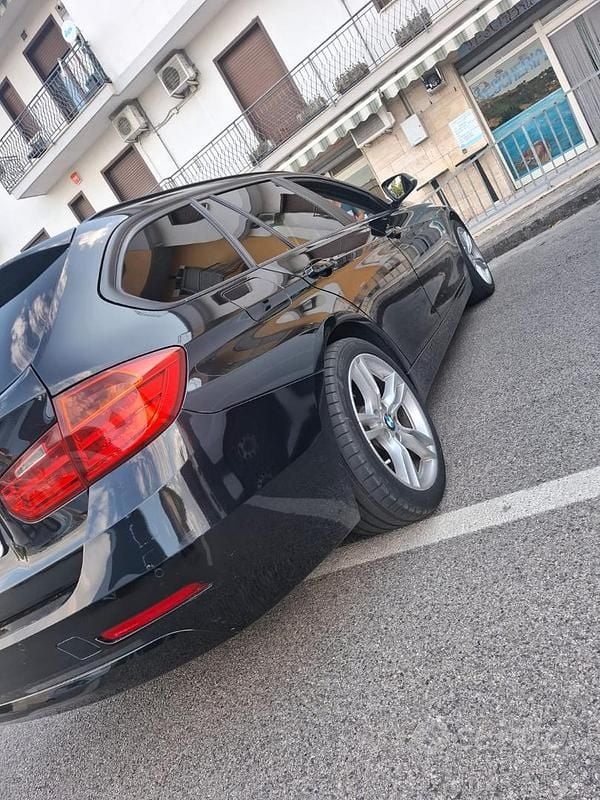 Usata BMW 318 143 CV (105 kW) 2014 Nero Station wagon