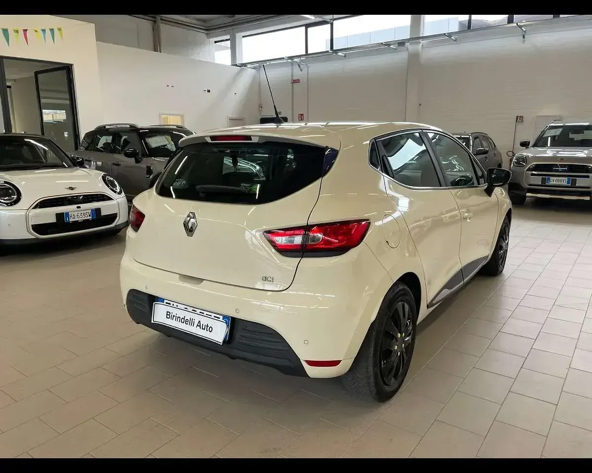Usata Renault Clio Zen 75 CV (55 kW) 2017 Beige Utilitaria