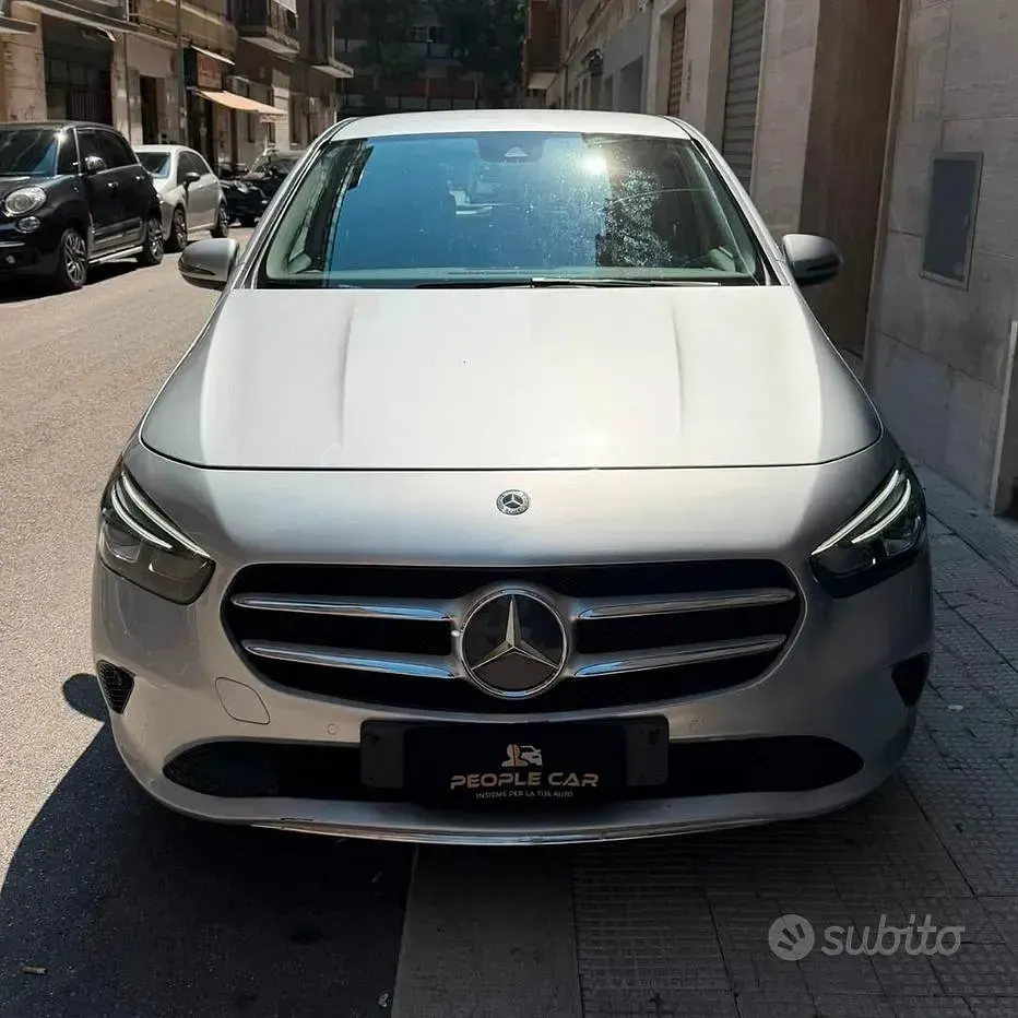 Usata Mercedes B180 116 CV (85 kW) 2020 Grigio Utilitaria