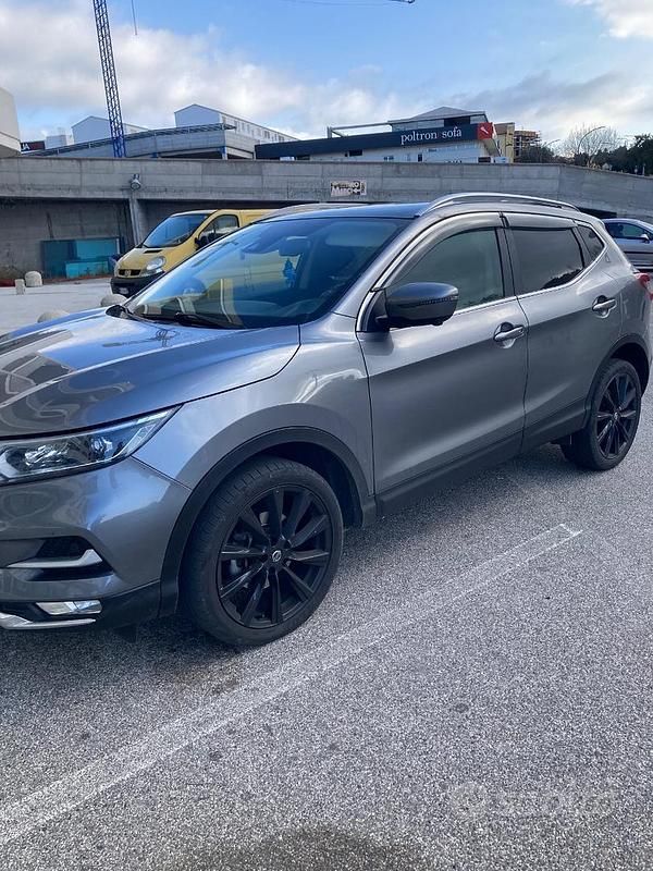 Usata Nissan Qashqai 115 CV (84 kW) 2020 Grigio SUV