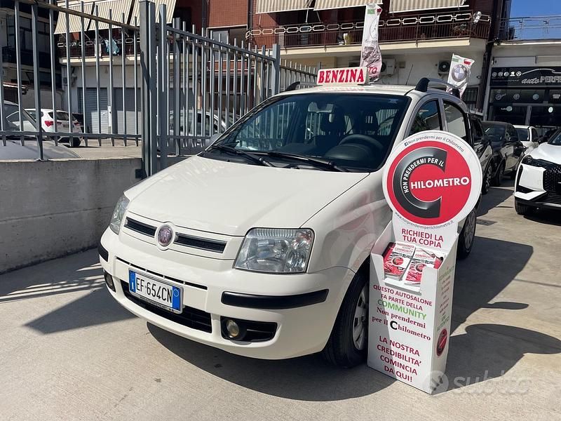 Usata Fiat Panda Emotion 69 CV (50 kW) 2010 Bianco Utilitaria