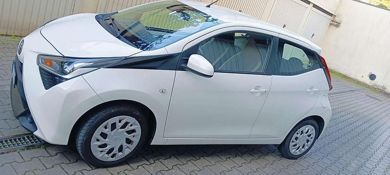 Usata Toyota Aygo Connect Style 72 CV (52 kW) 2019 Utilitaria