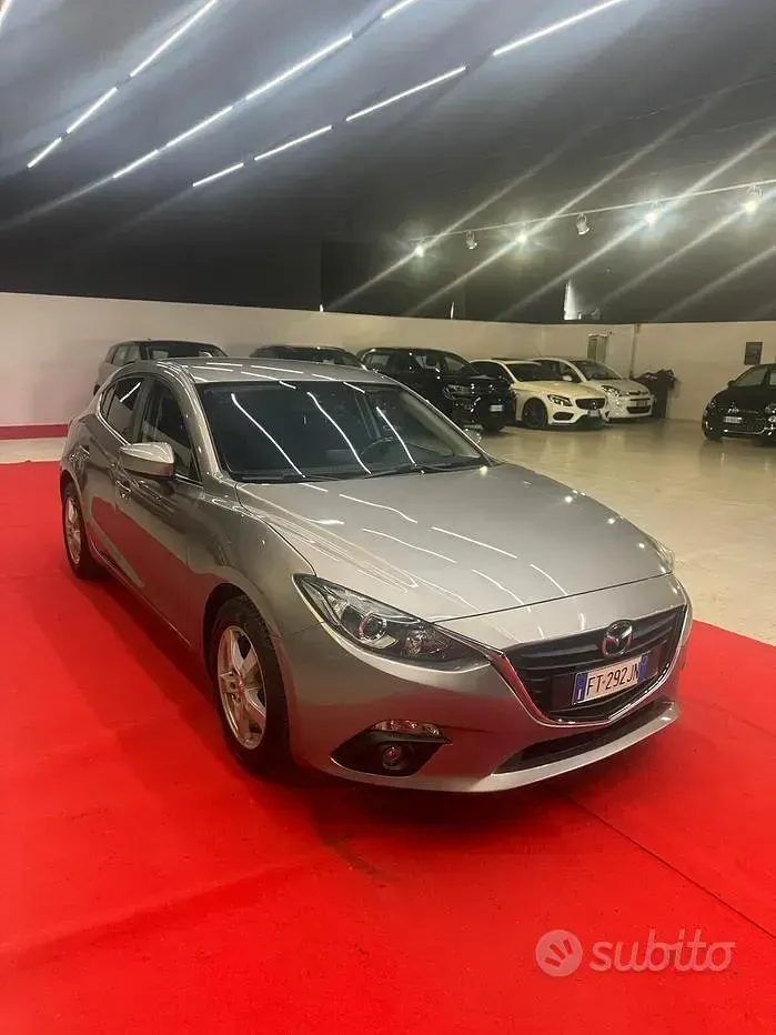 Usata Mazda 3 120 CV (88 kW) 2015 Grigio Utilitaria