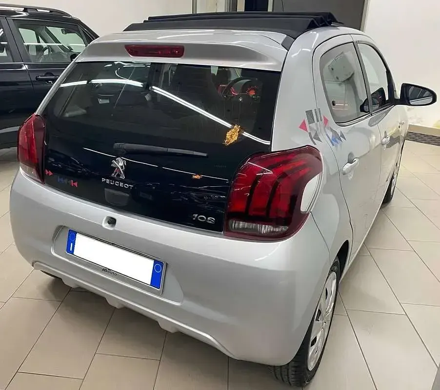 Usata Peugeot 108 Active 69 CV (50 kW) 2016 Argento Utilitaria
