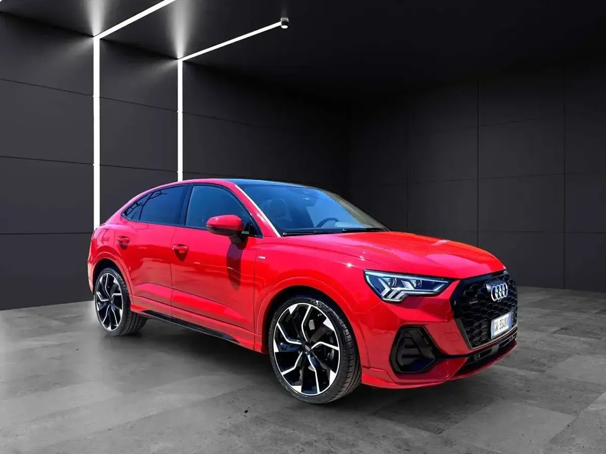 Usata Audi Q3 Sportback S-Line 245 CV (180 kW) 2024 Rosso progressivo metallizzato SUV