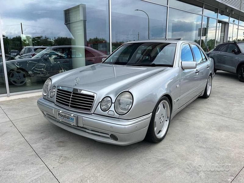 Argento Usata 1999 Mercedes E55 AMG AMG Tre volumi | 22.900 € - Immagine 1/4