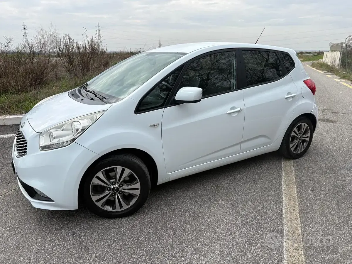 Usata Kia Venga 128 CV (94 kW) 2018 Bianco Utilitaria