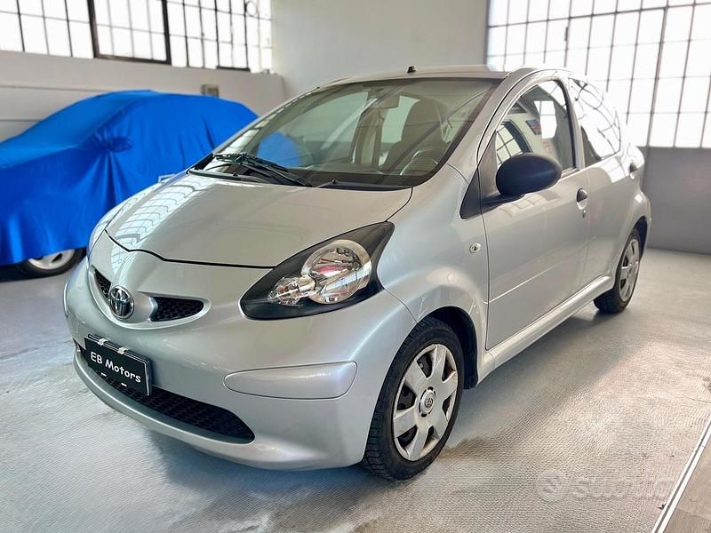Gebraucht Toyota Aygo Sol 68 PS (50 kW) 2007 Grau Kleinwagen