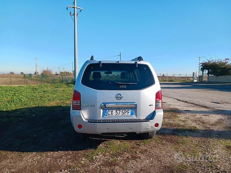 Usata Nissan Pathfinder 174 CV (127 kW) 2005 Grigio SUV