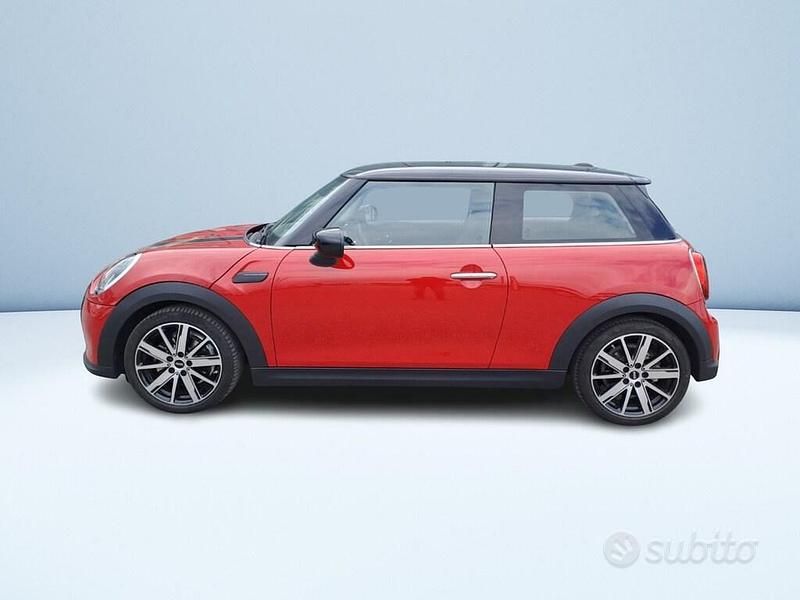 Usata Mini Cooper 135 CV (99 kW) 2024 Rosso Utilitaria