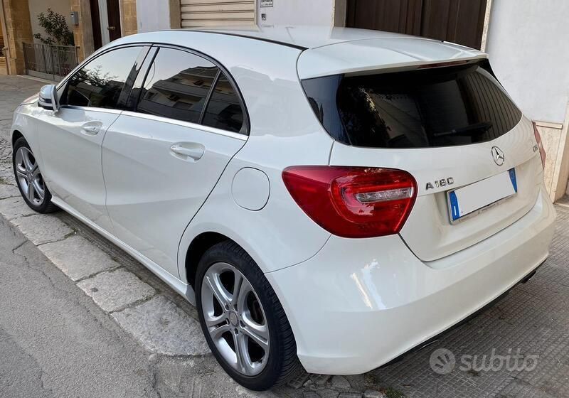 Usata Mercedes A180 109 CV (80 kW) 2015 Bianco Utilitaria