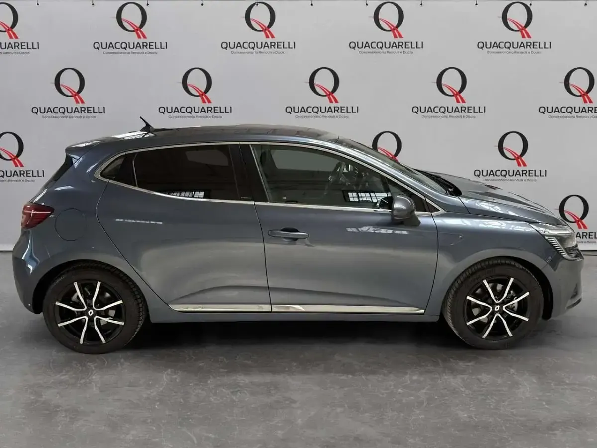 Usata Renault Clio V Intens 140 CV (102 kW) 2021 Grigio Berlina