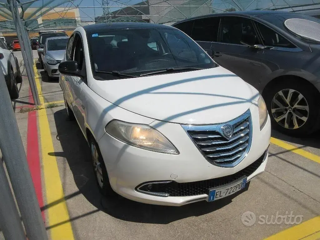 Usata Lancia Ypsilon S 95 CV (69 kW) 2012 Bianco Utilitaria