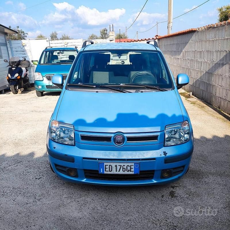 Blu Usata 2010 Fiat Panda Tre volumi | 3500 € (Buon prezzo) - Immagine 1/4