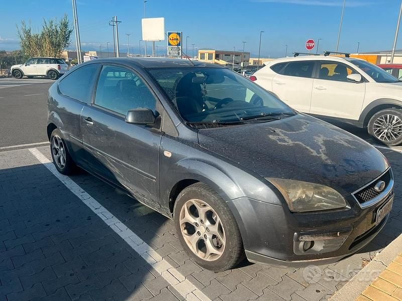 Usata Ford Focus 115 CV (84 kW) 2007 Grigio Berlina