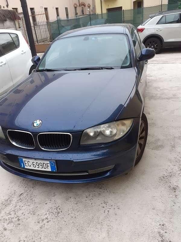 Usata BMW 116 122 CV (89 kW) 2012 Blu/azzurro Utilitaria