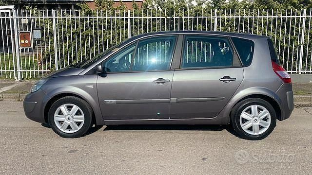 Usata Renault Scénic 111 CV (81 kW) 2003 Grigio Monovolume