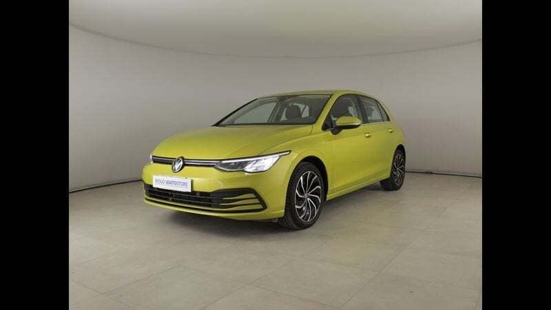 Giallo Usata 2021 VW Golf VIII Life Due volumi | 22.500 € (Buon prezzo) - Immagine 1/4