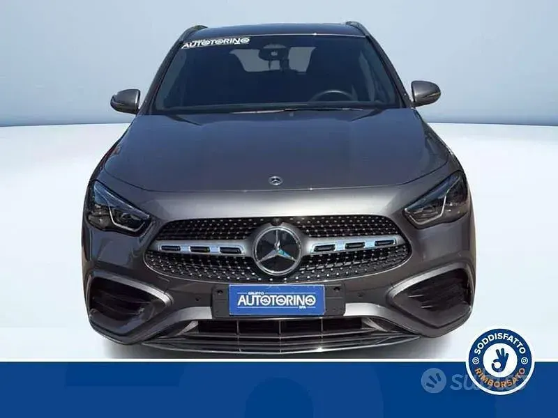 Usata Mercedes GLA200 AMG line 150 CV (110 kW) 2025 Grigio SUV