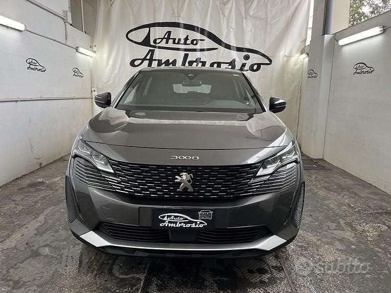 Usata Peugeot 3008 Allure 131 CV (96 kW) 2024 Grigio SUV