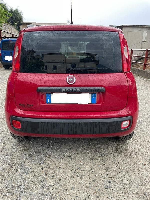 Usata Fiat Panda Pop 75 CV (55 kW) 2011 Rosso Utilitaria