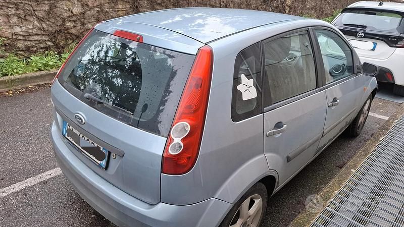 Usata Ford Fiesta 75 CV (55 kW) 2006 Utilitaria