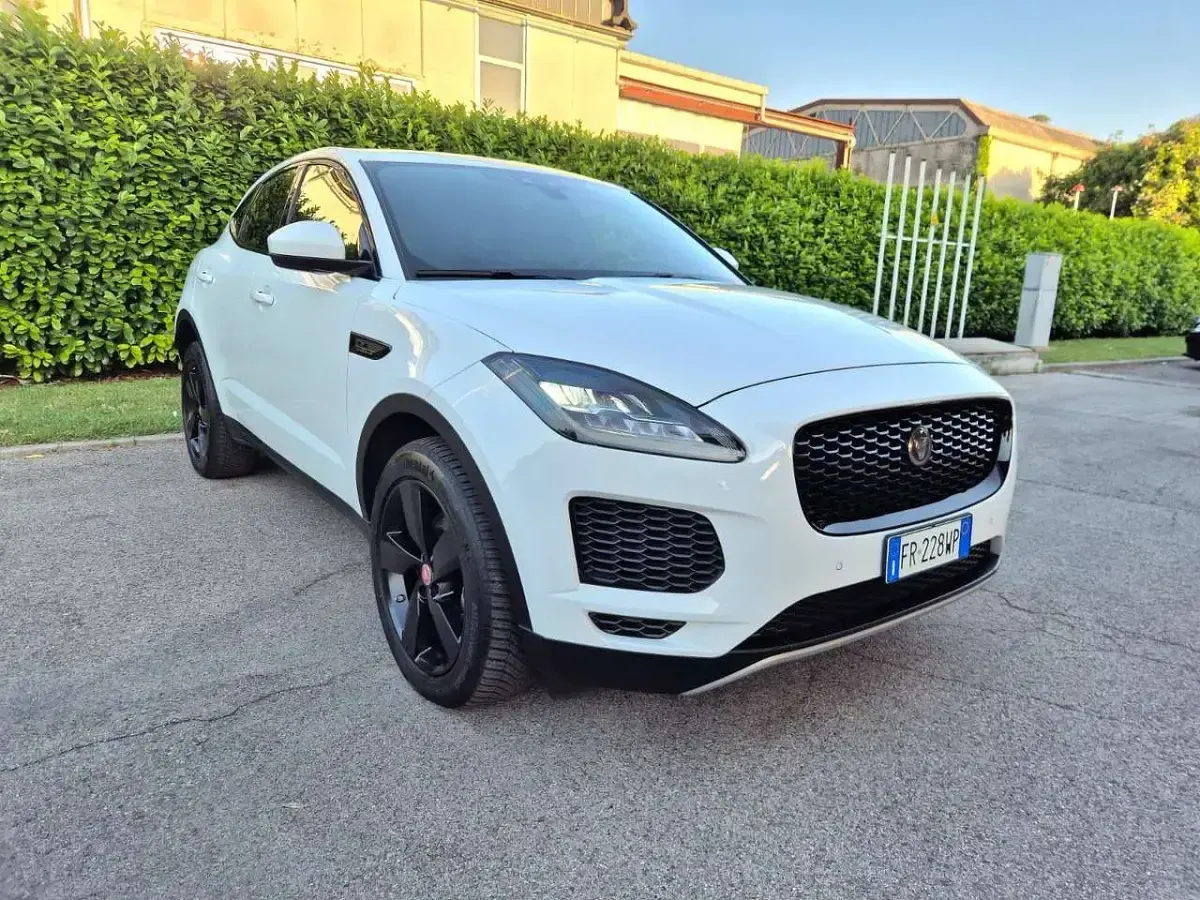 Usata Jaguar E-Pace R-Dynamic 150 CV (110 kW) 2018 Bianco SUV