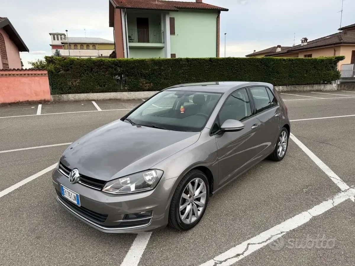 Occasion VW Golf VII Highline 110 PK (80 kW) 2015 Grijs Sedan