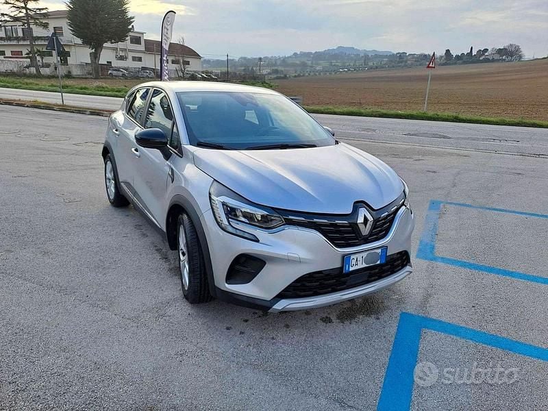 Usata Renault Captur Zen 100 CV (73 kW) 2020 Grigio SUV
