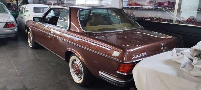 Usata Mercedes E280 156 CV (114 kW) 1979 Marrone Berlina