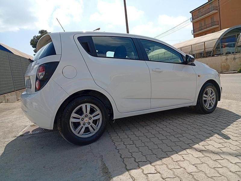Usata Chevrolet Aveo LTZ 95 CV (69 kW) 2012 Bianco Berlina