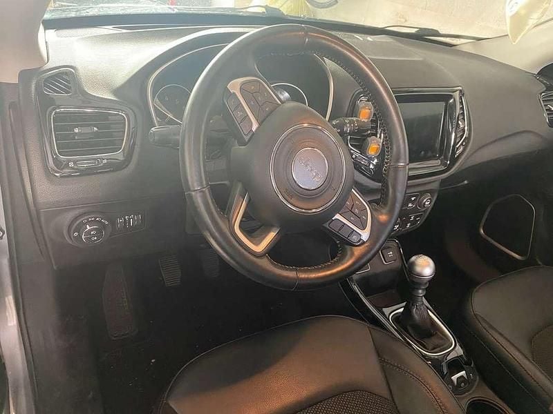 Usata Jeep Compass Limited 140 CV (102 kW) 2019 Argento SUV