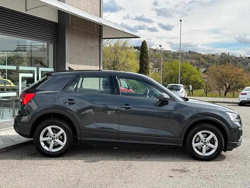 Usata Audi Q2 Business Plus 150 CV (110 kW) 2021 Grigio SUV
