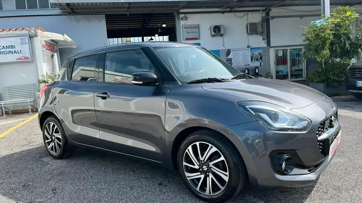 Usata Suzuki Swift 82 CV (60 kW) 2020 Grigio Utilitaria