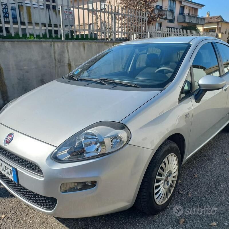 Grigio Usata 2013 Fiat Punto Due volumi | 7500 € (Molto cara) - Immagine 1/4