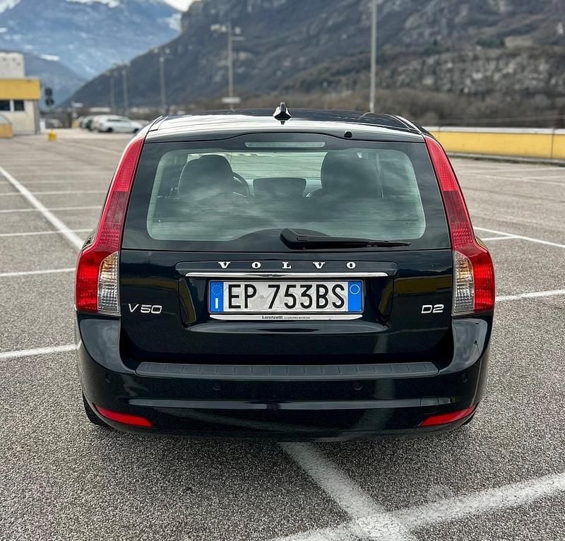 Usata Volvo V50 R-Design 114 CV (83 kW) 2012 Nero Station wagon