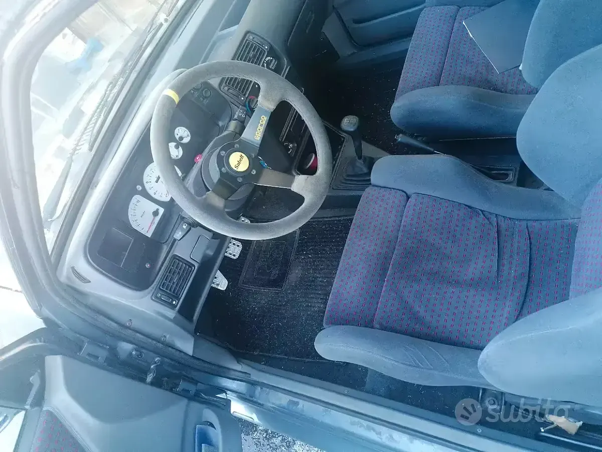 Usata Ford Escort RS 129 CV (94 kW) 1987 Bluazzurro Berlina