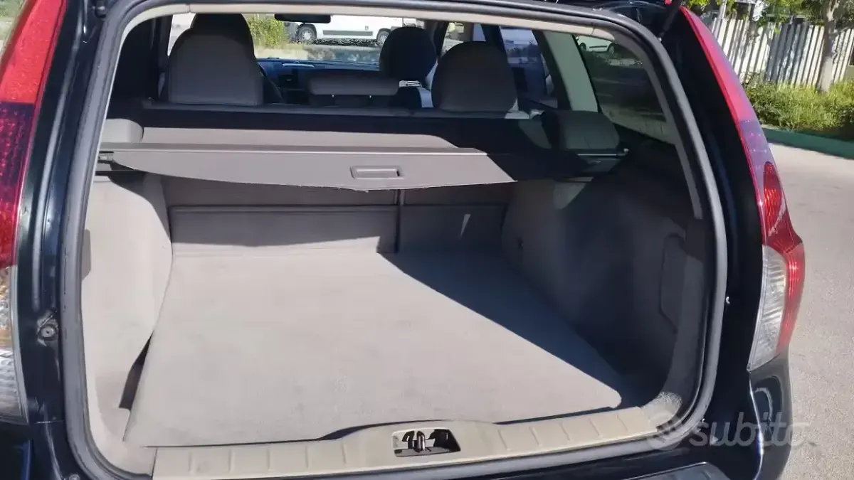 Usata Volvo V50 179 CV (131 kW) 2007 Nero Station wagon