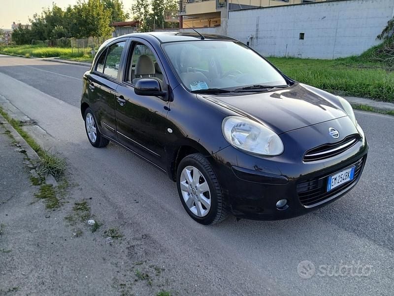 Usata Nissan Micra Tekna 80 CV (58 kW) 2012 Nero Berlina