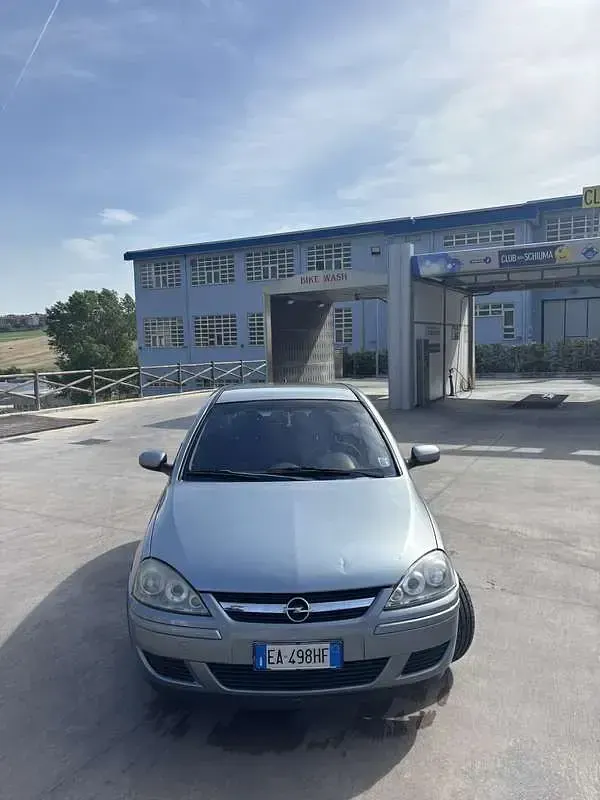 Usata Opel Corsa Club 69 CV (50 kW) 2005 Utilitaria