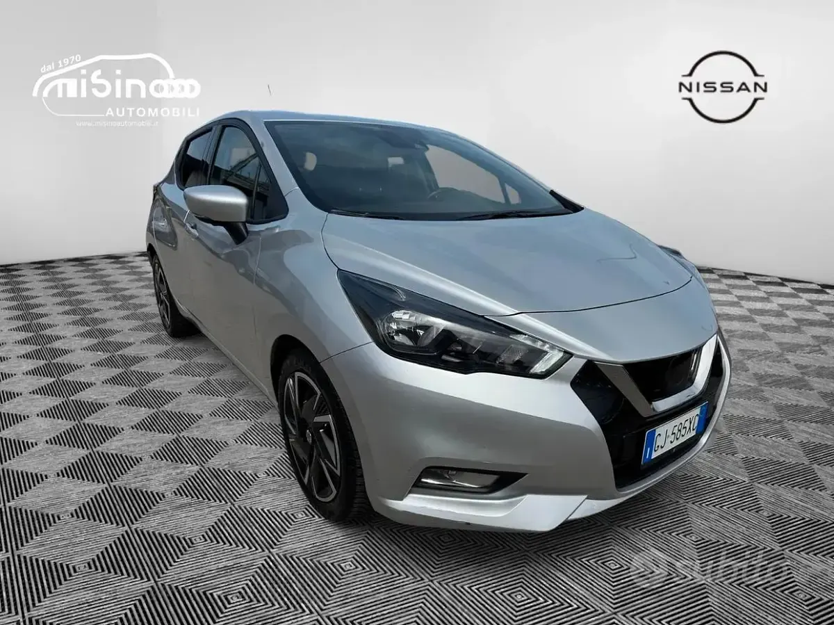 Usata Nissan Micra Tekna 92 CV (67 kW) 2022 Grigio Utilitaria
