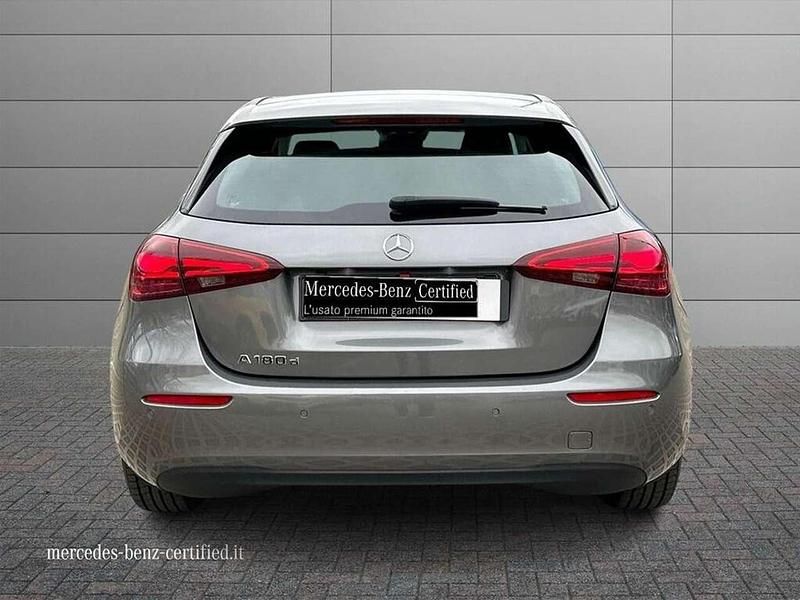 Usata Mercedes A180 Advanced 116 CV (85 kW) 2025 Grigio montagna Berlina