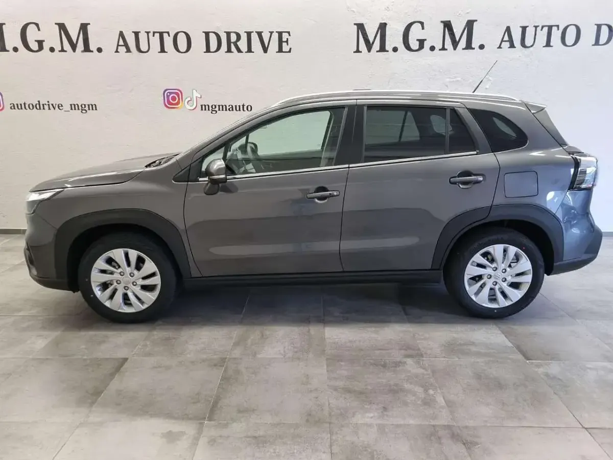 Nuova Suzuki SX4 S-Cross 110 CV (80 kW) 2026 Grigio scuro SUV