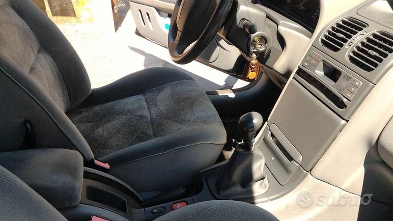 Usata Renault Laguna 1998 Nero Station wagon