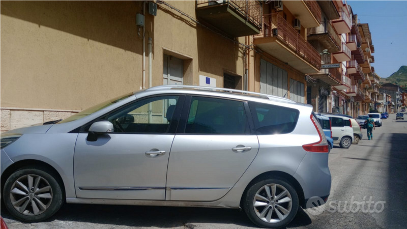 Usato 2013 Renault Grand Scénic III 1.5 Diesel 110 CV (5.800 €)