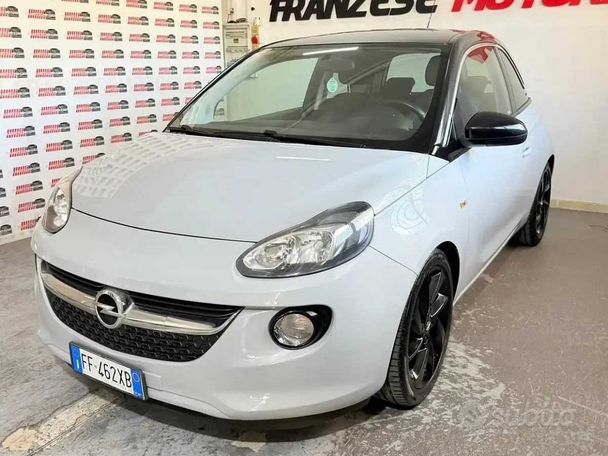 Usata Opel Adam Glam 69 CV (50 kW) 2016 Grigio Utilitaria