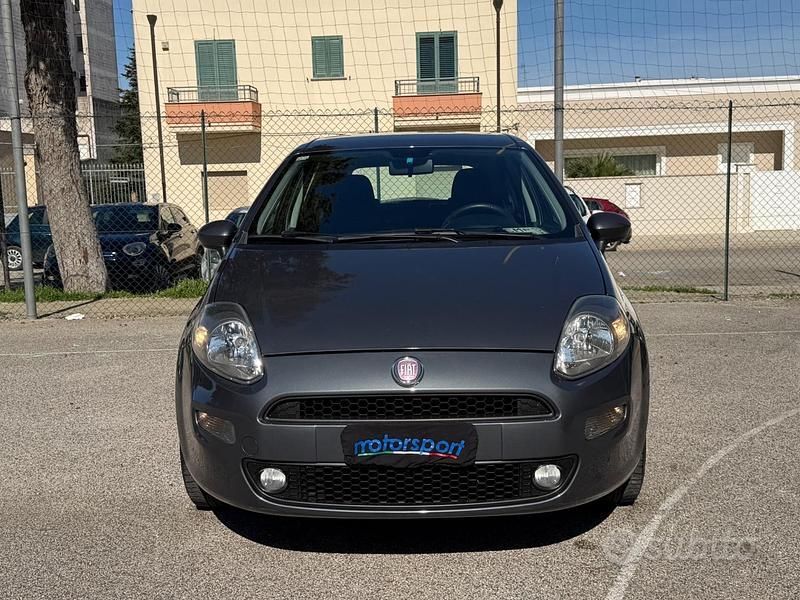 Usata Fiat Punto 77 CV (56 kW) 2015 Grigio Utilitaria