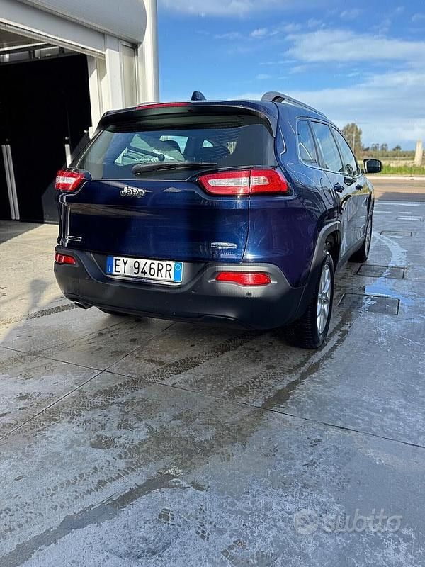 Usado Jeep Cherokee Longitude 140 CV (102 kW) 2015 Azul SUV